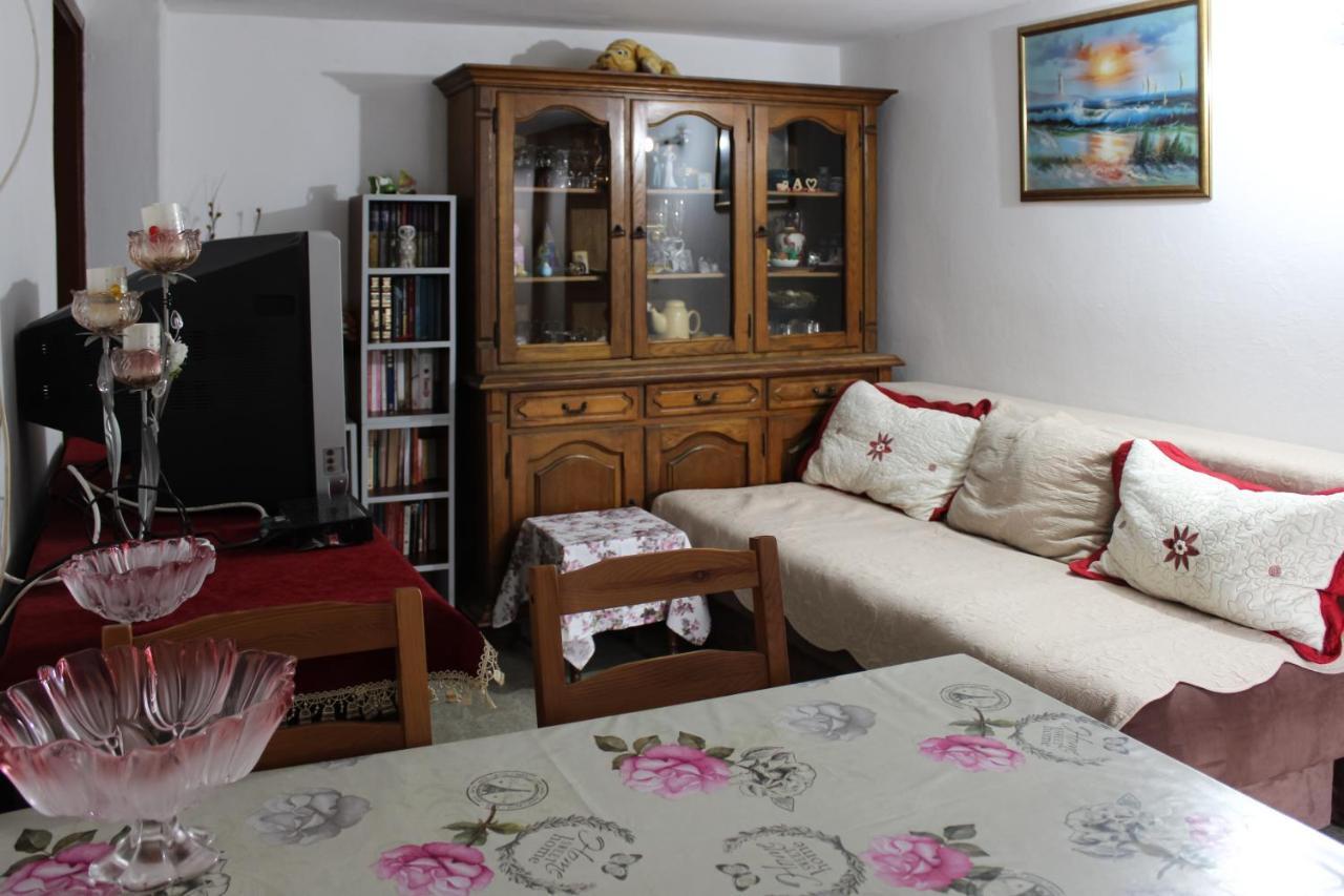 Apartman Lana Petrovac Exterior foto